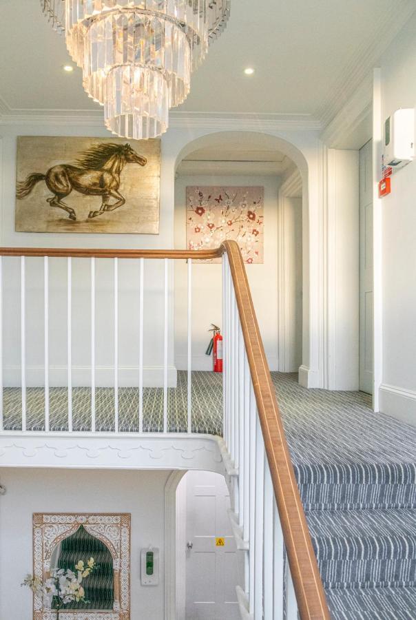 The Kings Head House Bed & Breakfast Стоунхаус Екстериор снимка